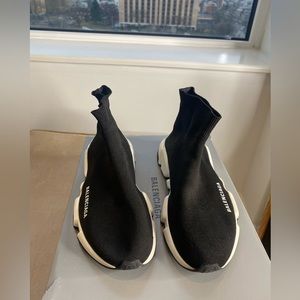 BALENCIAGA WOMEN'S SPEED RECYCLED KNIT SNEAKER IN BLACK/WHITE Authentic Size 39